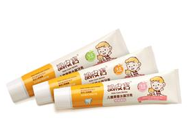 Fruit-flavored fruit toothpaste for children